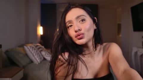 milana online show from 9, 11, 2025