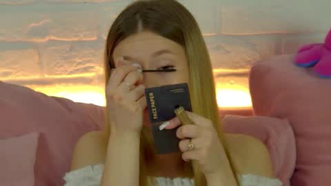 MilanaBalmain online show from 2, 12, 2025