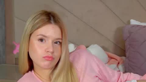 MilanaBalmain online show from 3, 2, 2026