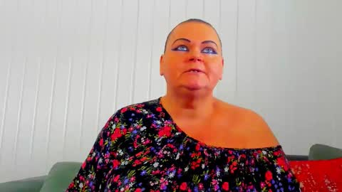 Lana online show from 6, 2, 2026