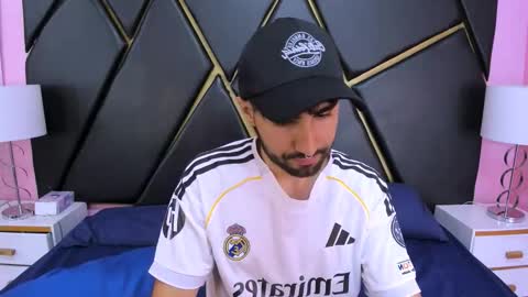 milanzaire online show from 15, 11, 2025