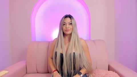 Snapshot of milaowens chatting on 4, 6, 2026 Sexy Mila online show from 4, 6, 2026