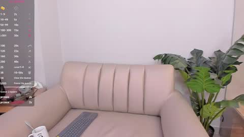 Snapshot of milaowens chatting on 5, 6, 2026 Sexy Mila online show from 5, 6, 2026