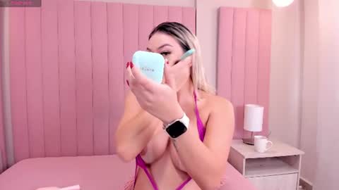 Snapshot of milaowens chatting on 29, 6, 2026 Sexy Mila online show from 29, 6, 2026