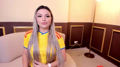 Snapshot of milaowens chatting on 7, 7, 2026 Sexy Mila online show from 7, 7, 2026