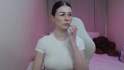 Snapshot of milasecretsss chatting on 26, 4, 2026 milasecretsss online show from 26, 4, 2026