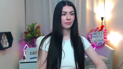 Snapshot of milasecretsss chatting on 28, 5, 2026 milasecretsss online show from 28, 5, 2026