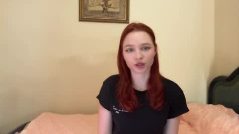 Snapshot of milav_ chatting on 3, 5, 2026 Lana online show from 3, 5, 2026