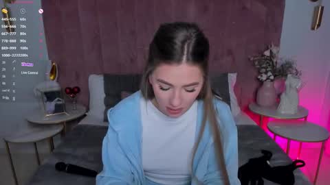 Mia online show from 4, 2, 2026