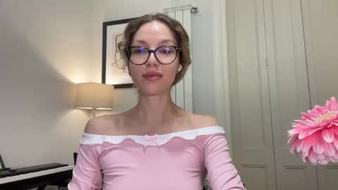 Mila online show from 31, 10, 2025