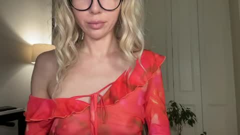 Mila online show from 12, 4, 2026