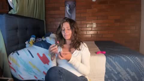 Snapshot of milf_darling chatting on 21, 1, 2025 Victoria online show from 21, 1, 2025