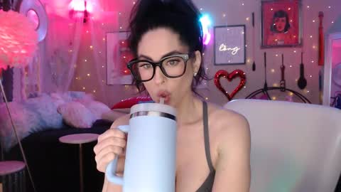 Milf Lacey online show from 3, 3, 2025