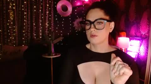 Milf Lacey online show from 2, 8, 2026