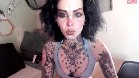 Isabella online show from 17, 9, 2025