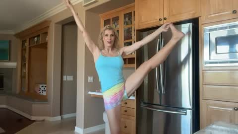 Snapshot of milfyogi chatting on 15, 7, 2026 milfyogi online show from 15, 7, 2026