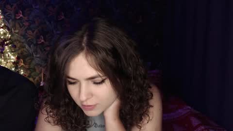 Stella and Neo online show from 4, 1, 2025