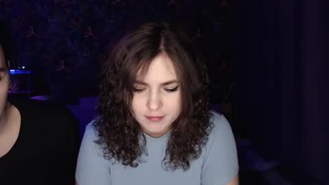 Stella and Neo online show from 4, 3, 2025