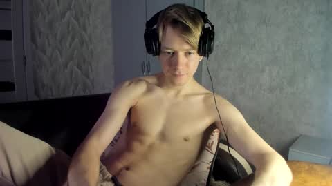 Isaac online show from 26, 2, 2025