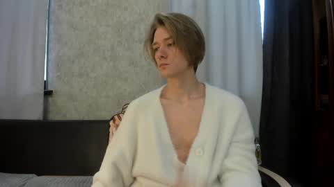 Isaac online show from 14, 12, 2025