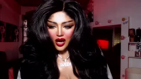 milkshakelavinia online show from 6, 1, 2025