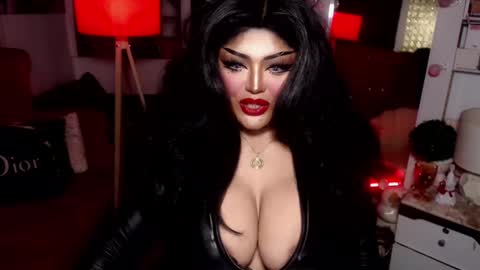 milkshakelavinia online show from 12, 1, 2025