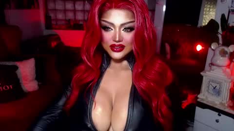 milkshakelavinia online show from 12, 2, 2025