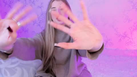 Snapshot of milky_waybaby chatting on 18, 12, 2024 Vivian online show from 18, 12, 2024