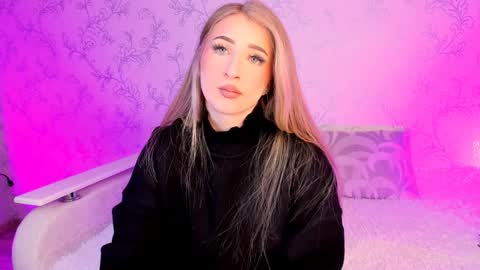 Snapshot of milky_waybaby chatting on 24, 12, 2024 Vivian online show from 24, 12, 2024