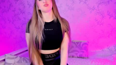 Snapshot of milky_waybaby chatting on 26, 12, 2024 Vivian online show from 26, 12, 2024