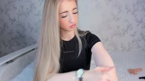 Snapshot of milky_waybaby chatting on 23, 1, 2025 Vivian online show from 23, 1, 2025