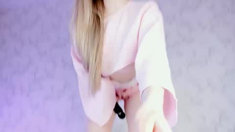 Snapshot of milky_waybaby chatting on 21, 2, 2025 Vivian online show from 21, 2, 2025