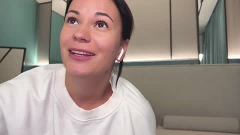 Mila online show from 27, 1, 2025