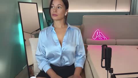 Mila online show from 13, 2, 2025