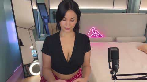 Mila online show from 27, 2, 2025