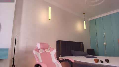 Snapshot of millaa_bella chatting on 28, 4, 2026 millaa_bella online show from 28, 4, 2026