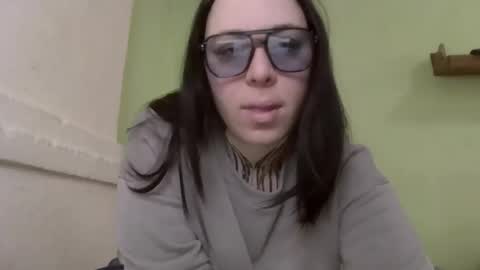 Snapshot of millasourety chatting on 4, 2, 2026 MillaSourety online show from 4, 2, 2026