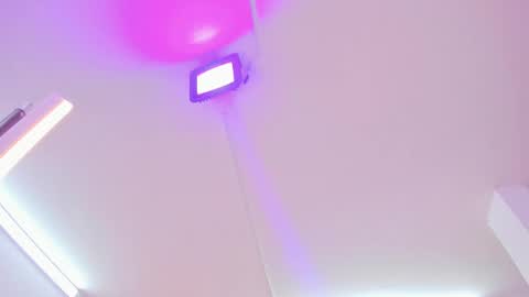 miller_vanessa_ online show from 5, 3, 2025