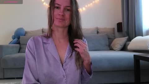 milly_browski online show from 20, 10, 2025