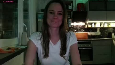 milly_browski online show from 24, 10, 2025