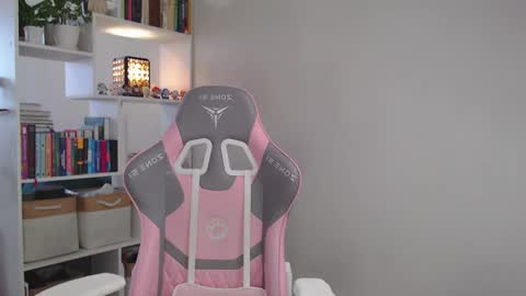 Snapshot of milly_ross23 chatting on 9, 12, 2024 Milly online show from 9, 12, 2024