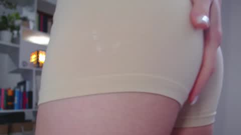 Snapshot of milly_ross23 chatting on 20, 12, 2024 Milly online show from 20, 12, 2024