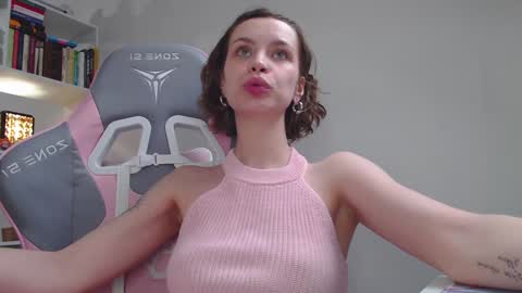 Snapshot of milly_ross23 chatting on 2, 2, 2025 Milly online show from 2, 2, 2025