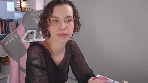 Snapshot of milly_ross23 chatting on 21, 2, 2025 Milly online show from 21, 2, 2025