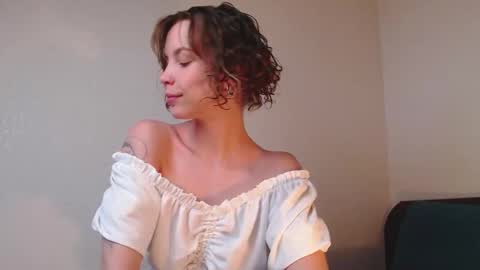 Snapshot of milly_ross23 chatting on 4, 10, 2025 Milly online show from 4, 10, 2025