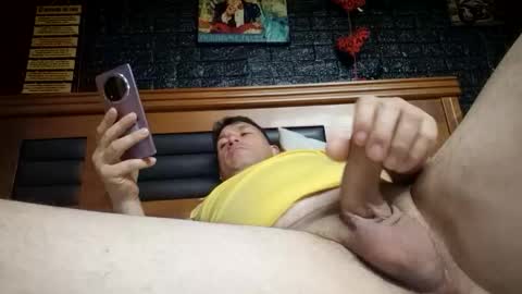 Snapshot of milo8223 chatting on 16, 4, 2026 milo8223 online show from 16, 4, 2026