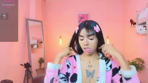 milu_carbajal_x online show from 22, 12, 2025