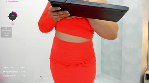 Snapshot of milu_gomez chatting on 8, 12, 2024 Milu Gomez online show from 8, 12, 2024