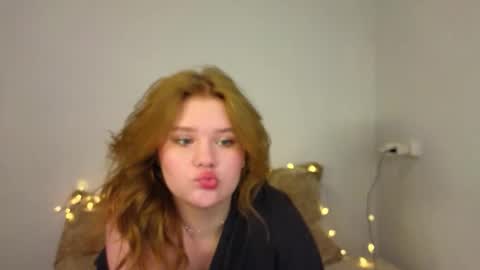 Snapshot of mina27372 chatting on 7, 2, 2026 hi Im Mina online show from 7, 2, 2026