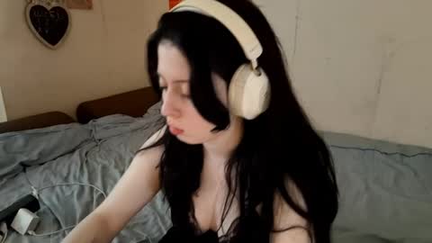 Mindy online show from 6, 4, 2026